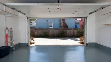 How to Clean the Garage (Complete Guide)